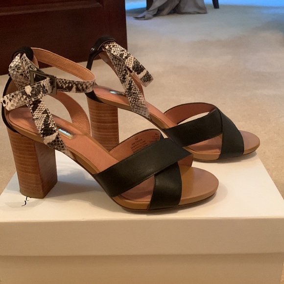 Halogen Hahaley-Lea Block Heel black leather with snake skin print straps - Picture 2 of 7